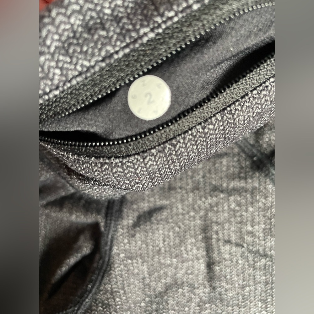 Lululemon Gray High-Rise Leggings | Textured Knit | Back Zip Pocket | Size 2 - Picture 7 of 7